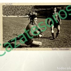 Coleccionismo deportivo: FOTOGRAFIA ORIGINAL FINEZAS 1946 1947 PARTIDO FUTBOL VALENCIA BARCELONA -GIRALDOS