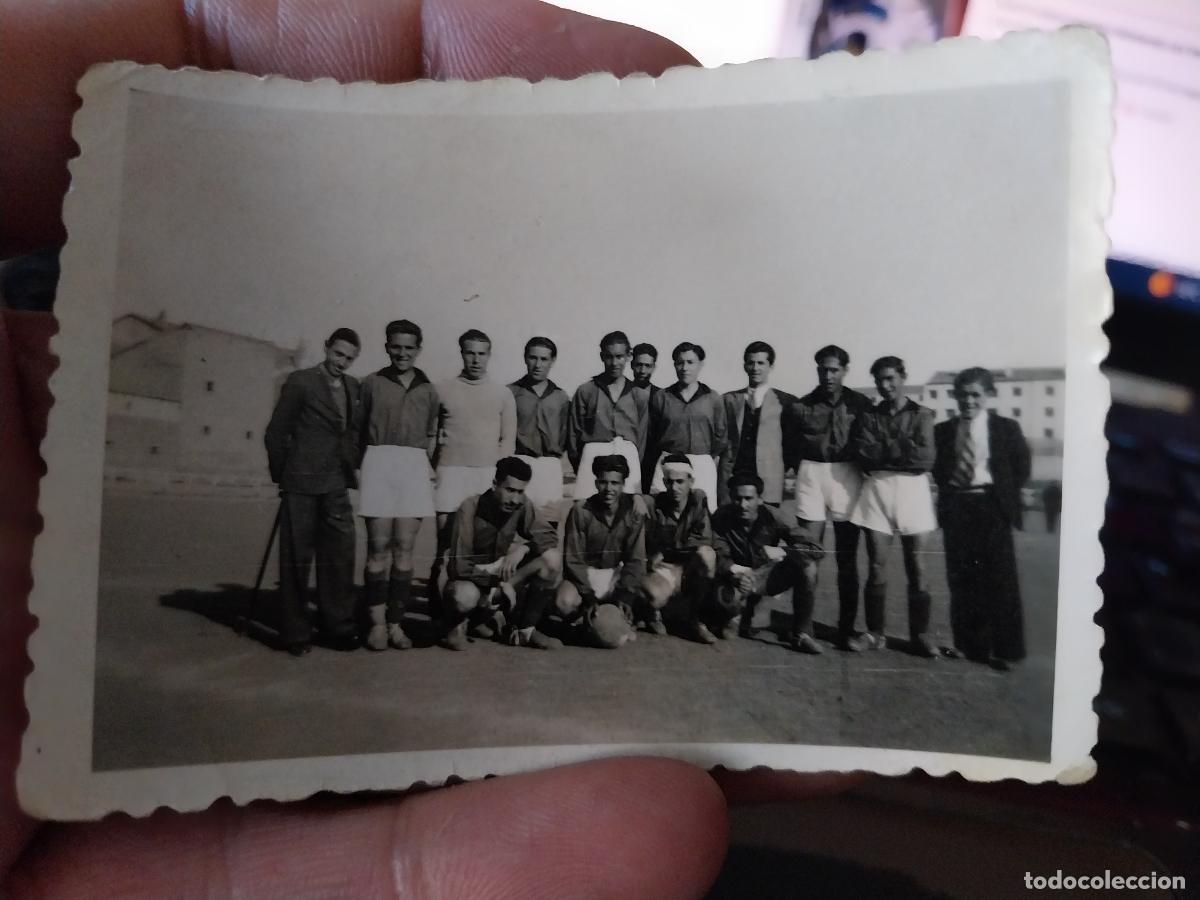 Collectionnisme sportif: EQUIPO F&Uacute;TBOL A&Ntilde;OS 50 FOTOGRAFIA ORIGINAL BN 8,7 X 6CM A DETERMINAR *