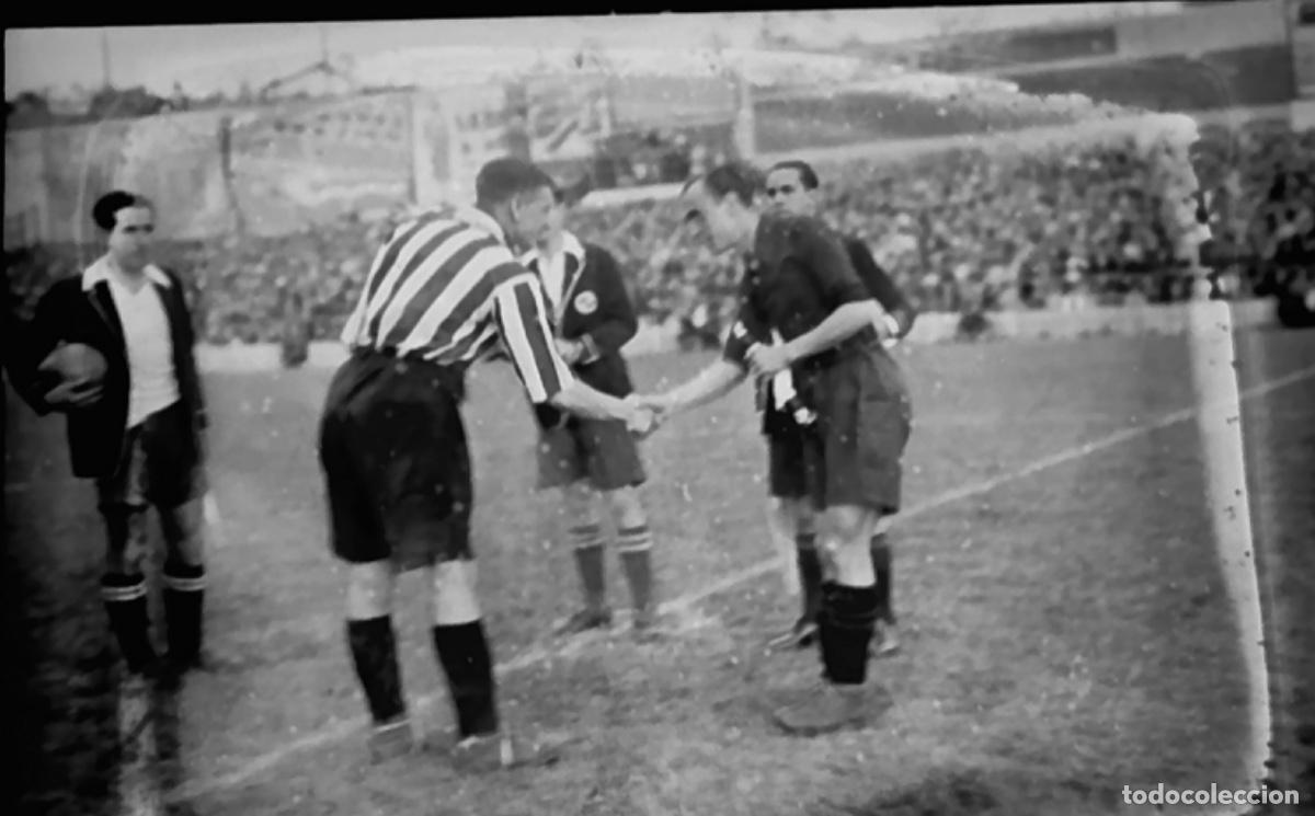 Collectionnisme sportif: F&Uacute;TBOL - NEGATIVO SOBRE CRISTAL - CAPITANES Y EQUIPO ARBITRAL - A&Ntilde;OS 30