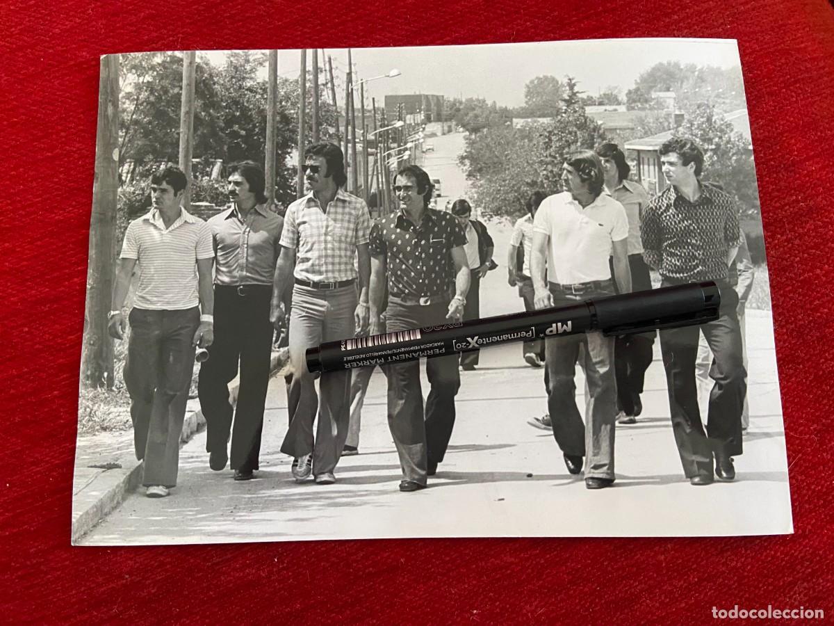 Collectionnisme sportif: F31382 FOTO FOTOGRAFIA ORIGINAL ESPA&Ntilde;A MIGUEL ANGEL CAMACHO DEL BOSQUE PIRRI SOL VILLAR 1976