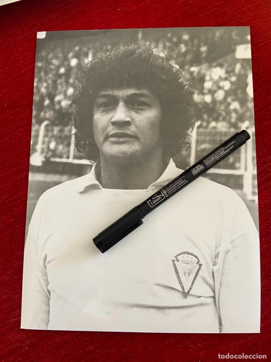 Sports collectibles: F31563 FOTO FOTOGRAFIA ORIGINAL RAYO VALLECANO 3-1 CADIZ (12-12-1982) JORGE ALVAREZ DOS SANTOS