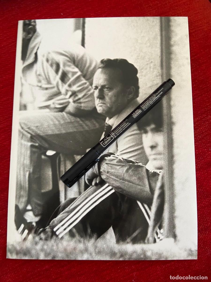 Sports collectibles: F31564 FOTO FOTOGRAFIA ORIGINAL RAYO VALLECANO 3-1 CADIZ (12-12-1982) ENTRENADOR DRAGOLJUB MILOSEVIC