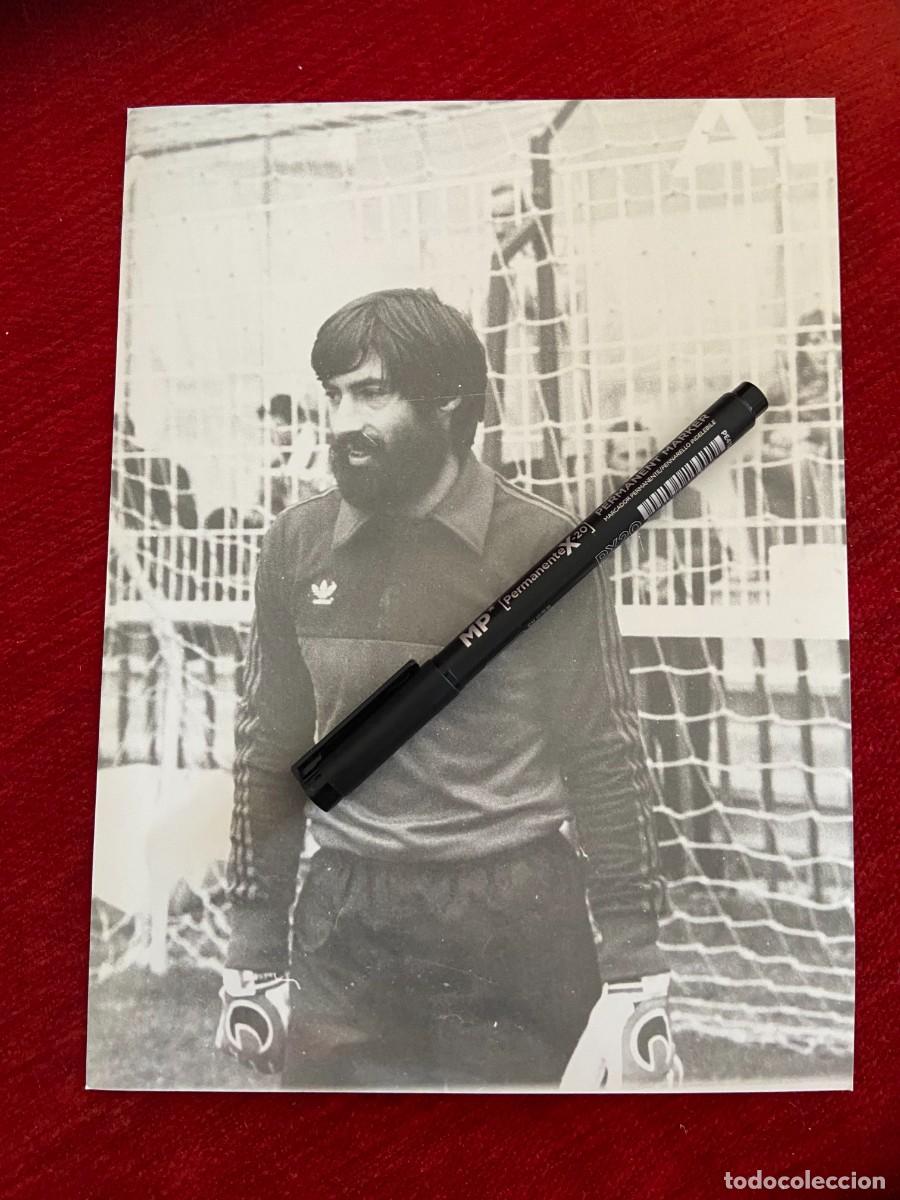 Sports collectibles: F31566 FOTO FOTOGRAFIA ORIGINAL RAYO VALLECANO 3-1 CADIZ (12-12-1982) CLAUDIO SILVA GARCIA