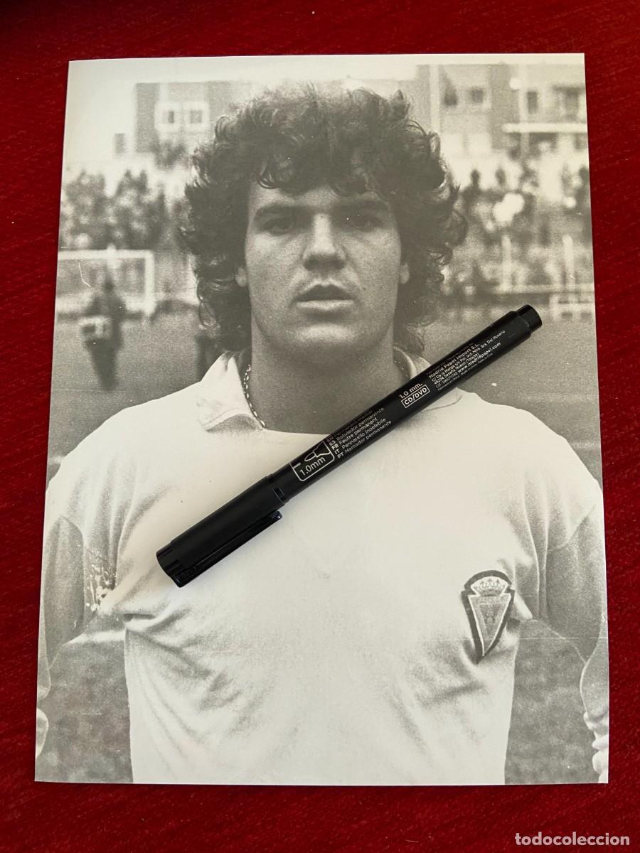 Sports collectibles: F31567 FOTO FOTOGRAFIA ORIGINAL RAYO VALLECANO 3-1 CADIZ (12-12-1982) SALVADOR LUQUE ROSAS