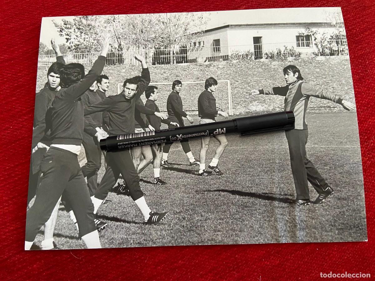 Collectionnisme sportif: F31676 FOTO FOTOGRAFIA ORIGINAL VICENTE MIERA ENTRENADOR SPORTING GIJON QUINI 1979
