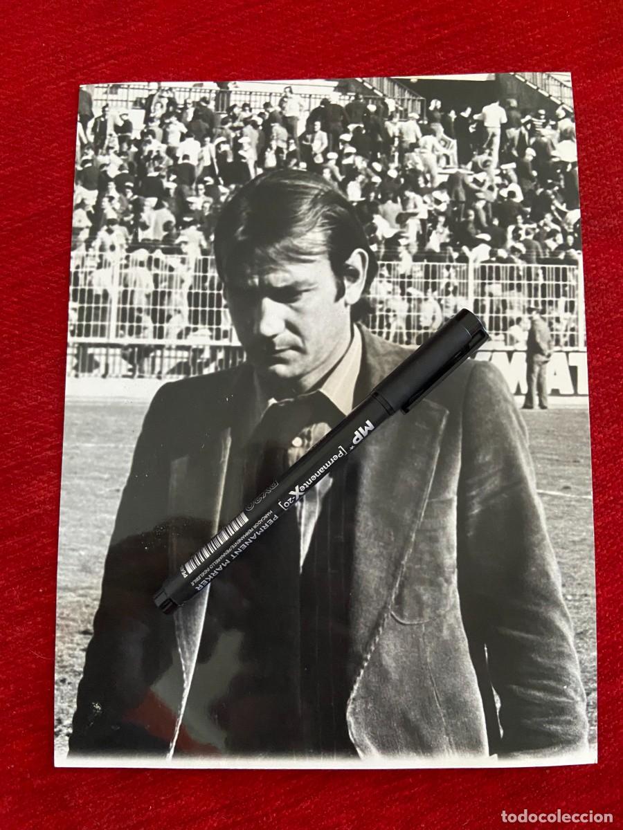Sports collectibles: F31677 FOTO FOTOGRAFIA ORIGINAL VICENTE MIERA ENTRENADOR SPORTING GIJON (5-4-1978)