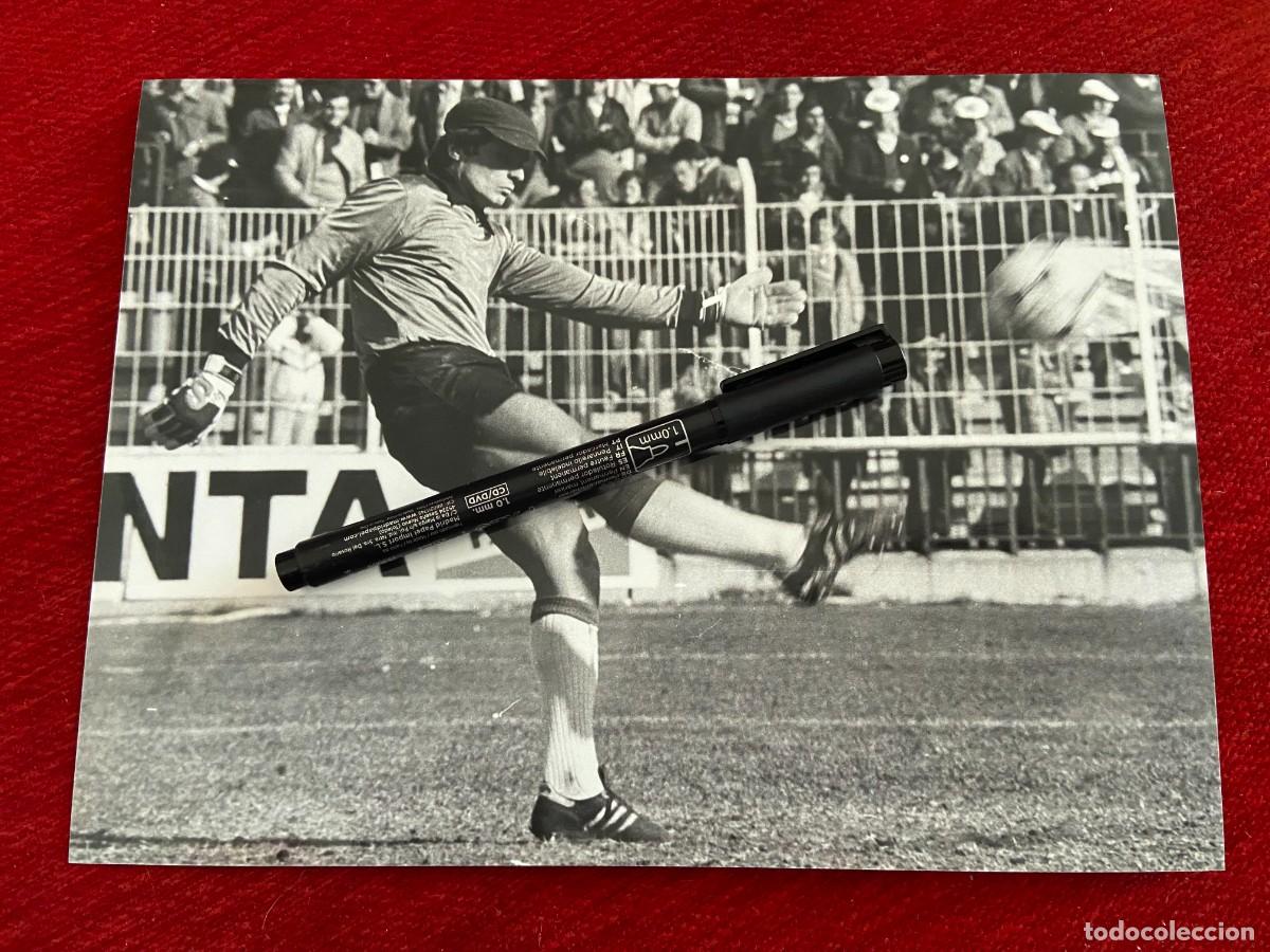 Sports collectibles: F31728 FOTO FOTOGRAFIA ORIGINAL PERE VALENTI MORA MARINE RAYO VALLECANO