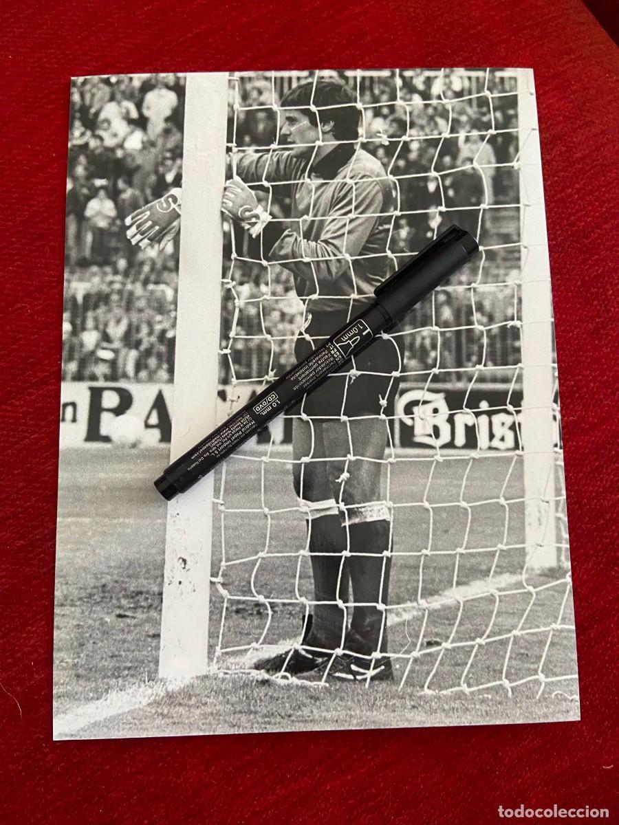 Sports collectibles: F31737 FOTO FOTOGRAFIA ORIGINAL RAYO VALLECANO PERE VALENTI MORA MARINE