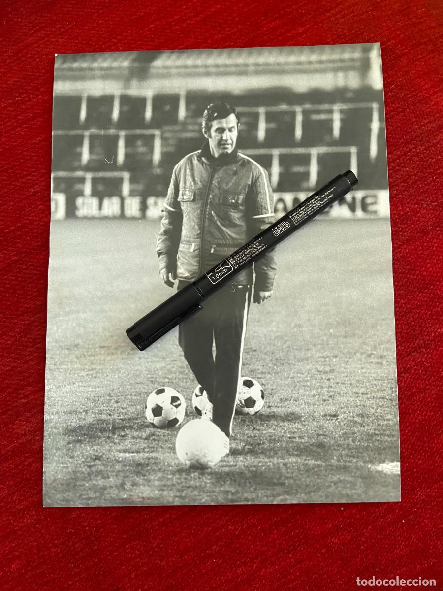 Sports collectibles: F31758 FOTO FOTOGRAFIA ORIGINAL MILJENKO MIHIC ENTRENADOR RED STAR ESTRELLA ROJA 1975