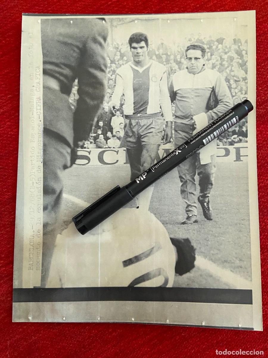 Sports collectibles: F31792 FOTO FOTOGRAFIA ORIGINAL ESPA&Ntilde;OL ESPANYOL MALAGA (29-12-1968) JOSE MINGORANCE EXPULSION