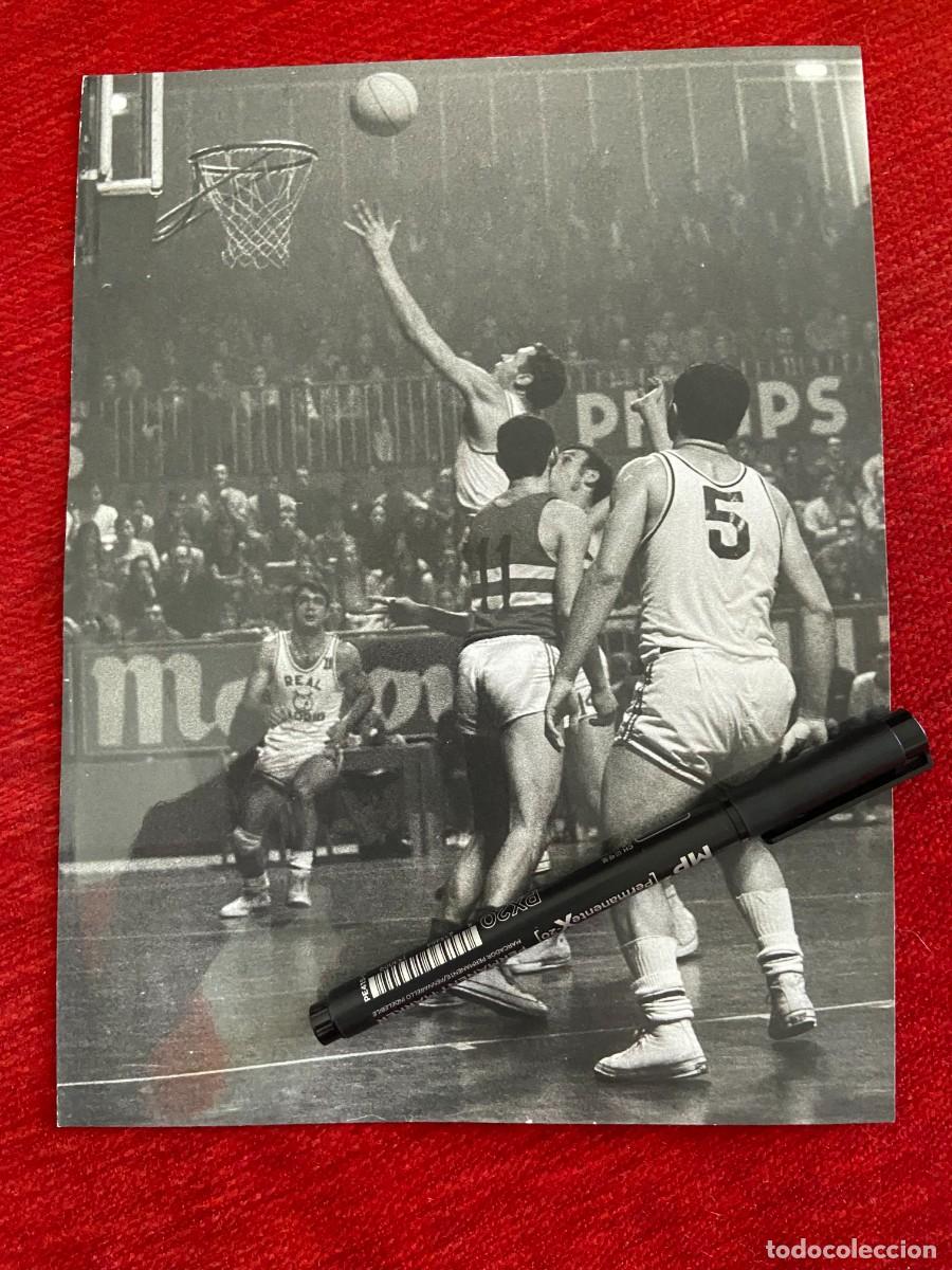 Sports collectibles: F31911 FOTO FOTOGRAFIA ORIGINAL COPA EUROPA BALONCESTO REAL MADRID HONVED (4-12-1969)