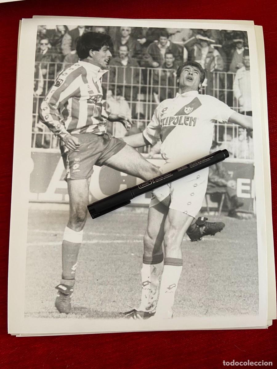 Collectionnisme sportif: FF957 GRAN FOTO FOTOGRAFIA ORIGINAL FUTBOL RAYO VALLECANO SPORTING GIJON DESCONOZCO QUIEN ES???