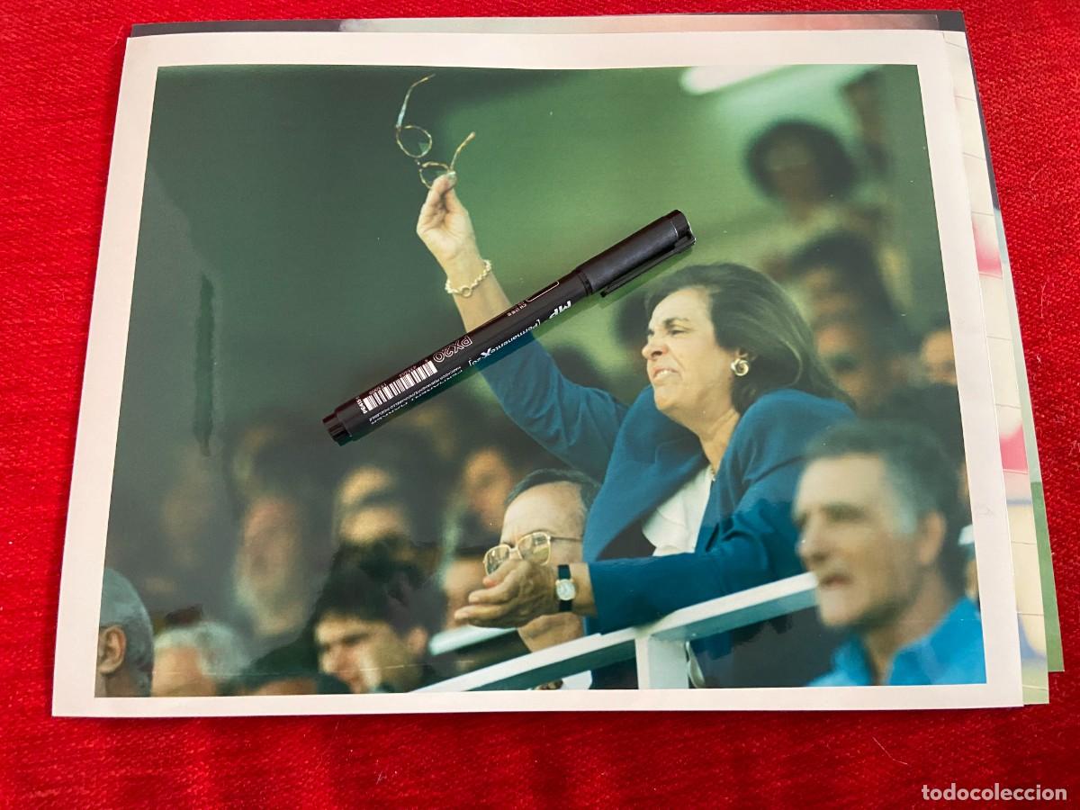 Collectionnisme sportif: FF1013 GRAN FOTO FOTOGRAFIA ORIGINAL RAYO VALLECANO PRESIDENTA TERESA RIVERO