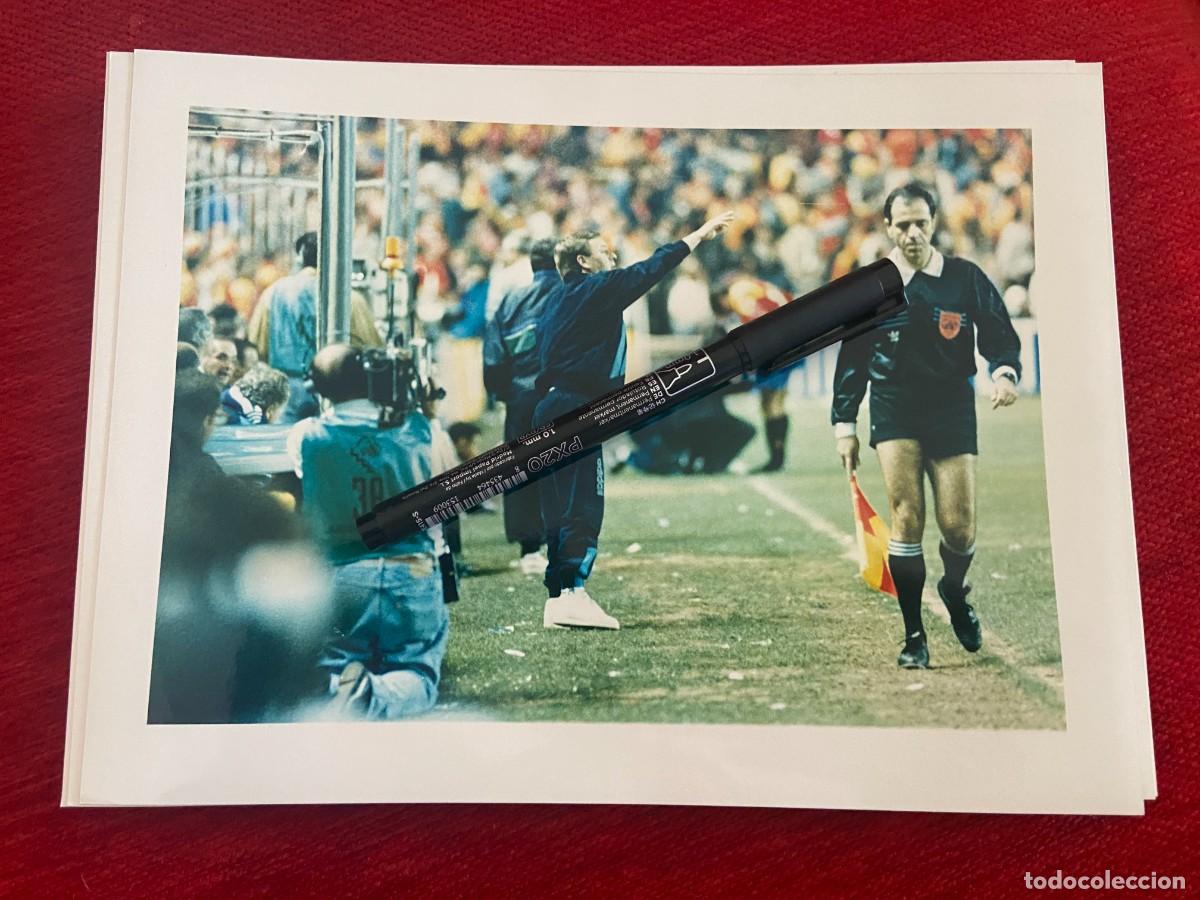 Sports collectibles: F32837 FOTO FOTOGRAFIA ORIGINAL SELECCION ESPA&Ntilde;OLA ESPA&Ntilde;A JAVIER CLEMENTE CAMARA TVE TELEVISION