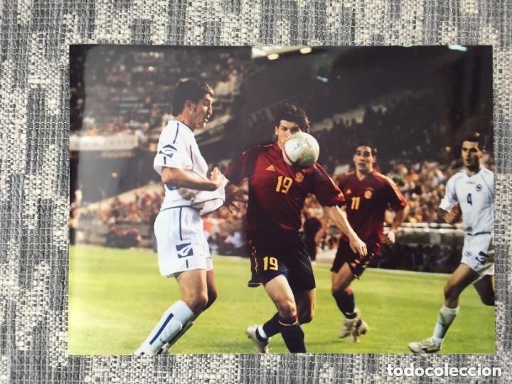 Sports collectibles: F15688 FOTO FOTOGRAFIA ALBERT LUQUE VICENTE ESPA&Ntilde;A 1-1 BOSNIA MESTALLA 2005