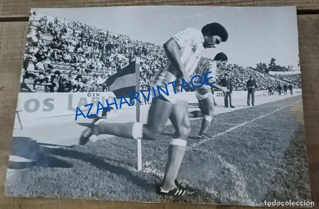 Collectionnisme sportif: REAL BETIS BALOMPIE, A&Ntilde;OS 70, FOTOGRAFIA DE PERURENA Y BIZCOCHO, 178X128MM