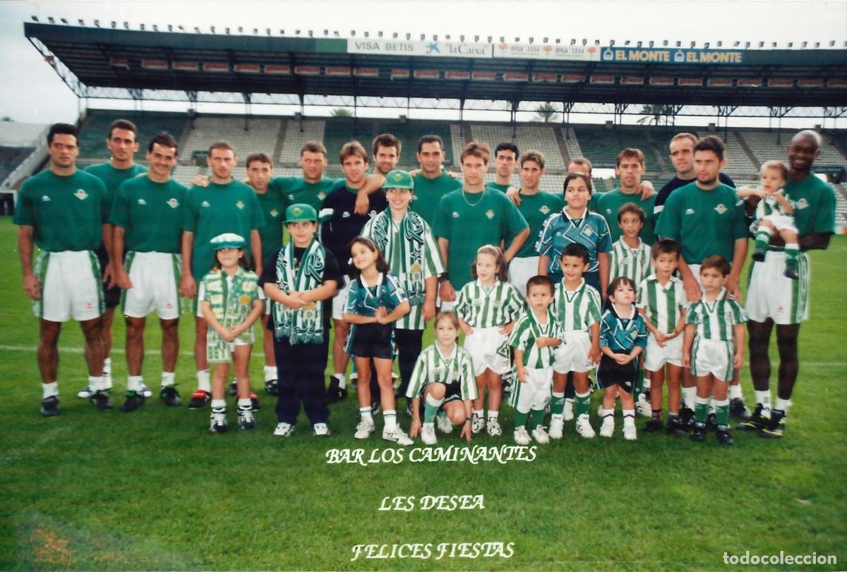 Sports collectibles: DE TODO UN POCO - FOTOGRAFIA REAL BETIS BALOMPIE - BAR LOS CAMINANTES - DOS HERMANAS - TAMA&Ntilde;O 10x15