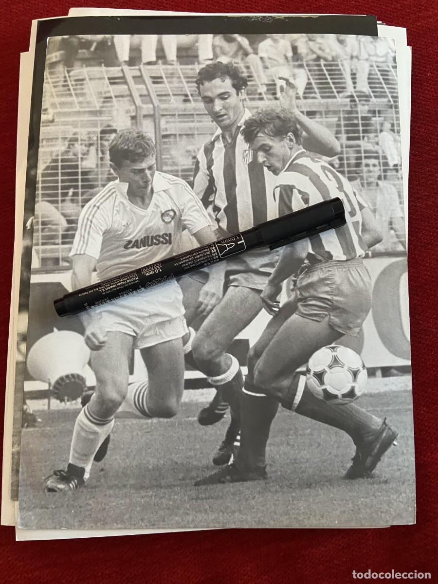 Sports collectibles: F33053 FOTO FOTOGRAFIA ORIGINAL CASTILLA ATLETICO MADRILE&Ntilde;O (19-9-1982) RIVERA JUANIN BUTRAGUE&Ntilde;O