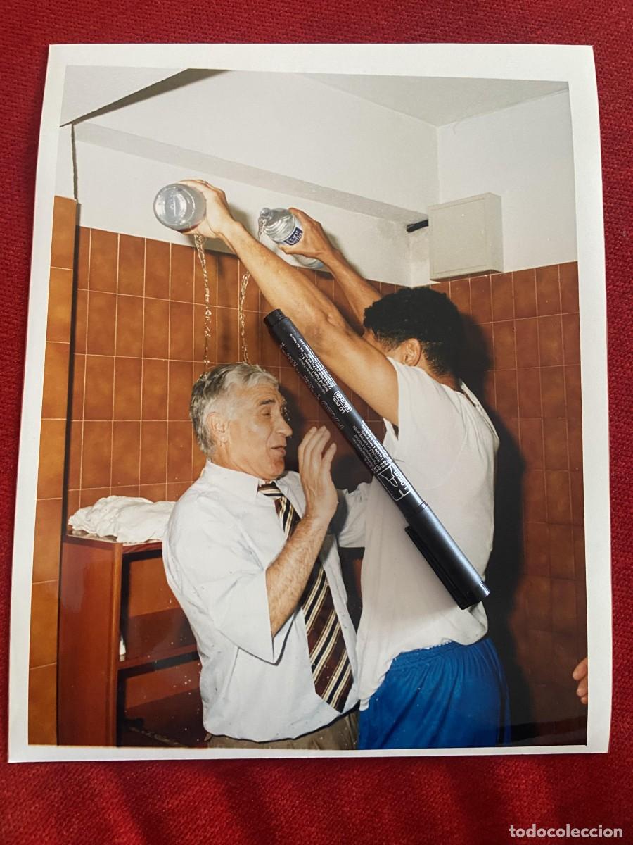 Sammelleidenschaft Sport: FF1165 GRAN FOTO FOTOGRAFIA ORIGINAL DEPORTIVO CORU&Ntilde;A DONATO ARSENIO IGLESIAS CELEBRACION CAMPEON