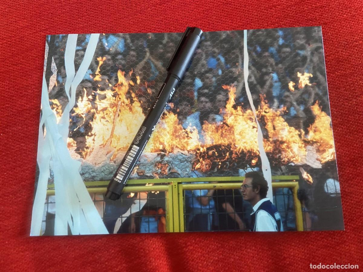 Collectionnisme sportif: F33229 FOTO FOTOGRAFIA ORIGINAL GRADAS AFICION PUBLICO ULTRAS FUEGO PAPEL HIGIENICO ULTRAS