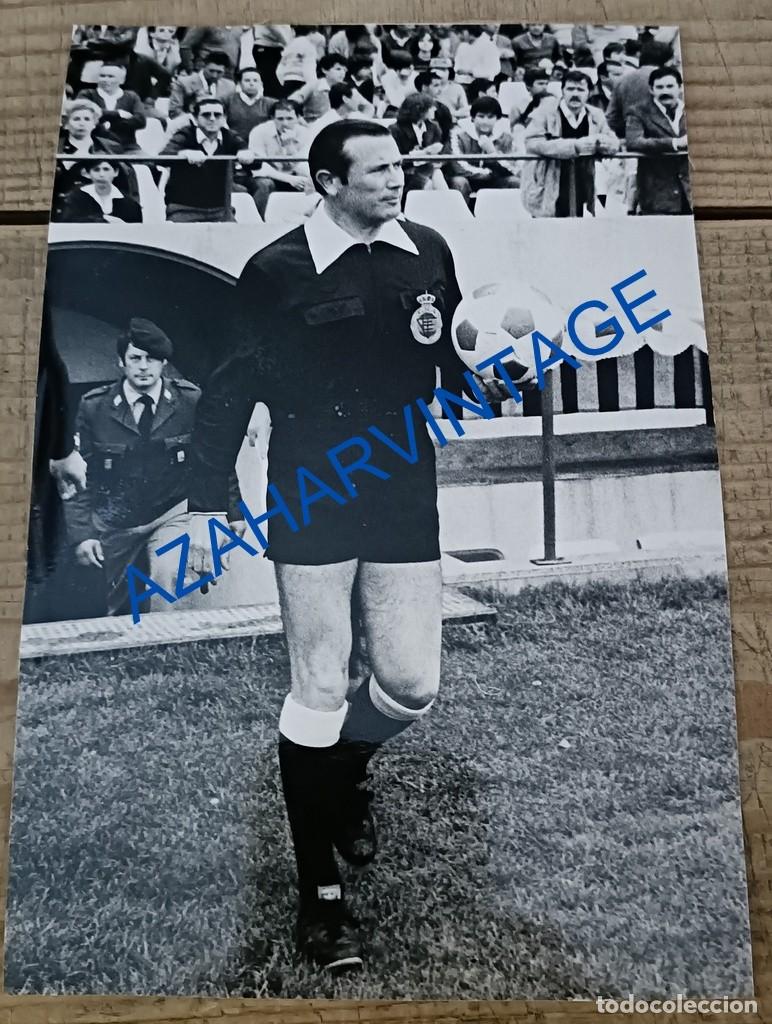 Sports collectibles: A&Ntilde;OS 70-80, ANTIGUA FOTOGRAFIA DEL ARBITRO LAMO CASTILLO, 116X170MM