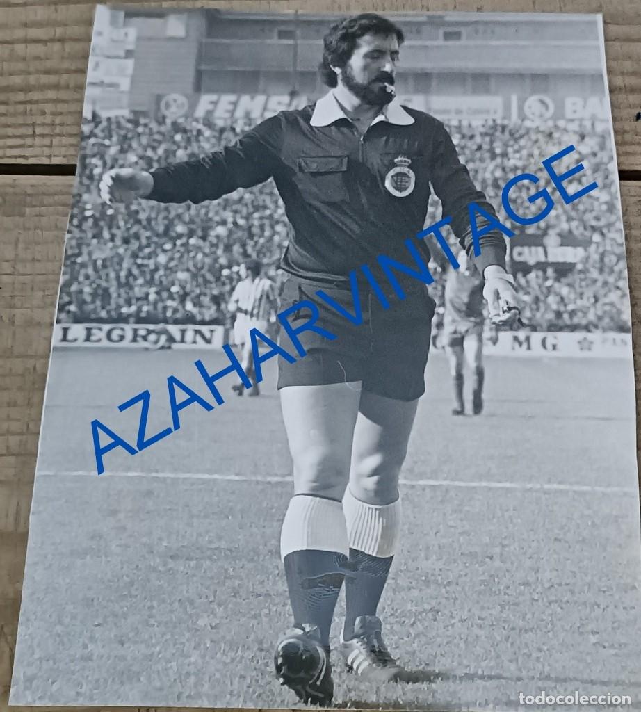 Sports collectibles: A&Ntilde;OS 70-80, ANTIGUA FOTOGRAFIA DEL ARBITRO PES PEREZ, 124X162MM