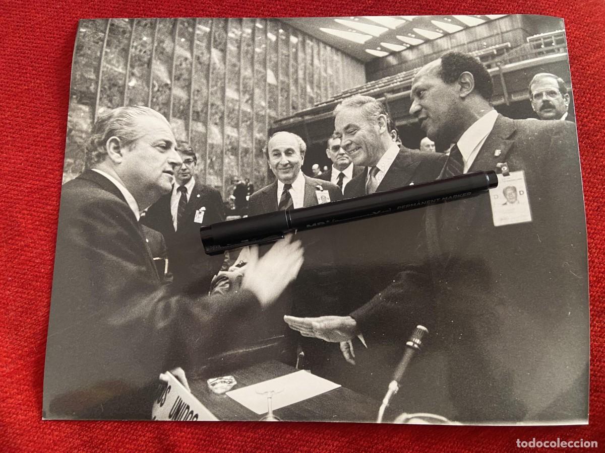 Coleccionismo deportivo: F33817 FOTO FOTOGRAFIA ORIGINAL POLITICA (9-2-1982) ALEXANDER HAIG RAIMUNDO SAPORTA MUNDIAL ESPA&Ntilde;A