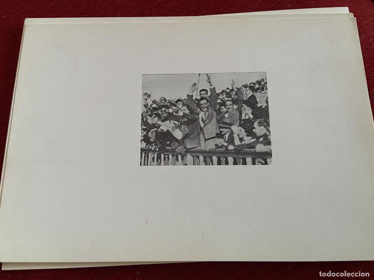 Collectionnisme sportif: F33925 FOTO FOTOGRAFIA SOBRE CARTULINA FUTBOL CELEBRACION GOL PUBLICO EQUIPO??