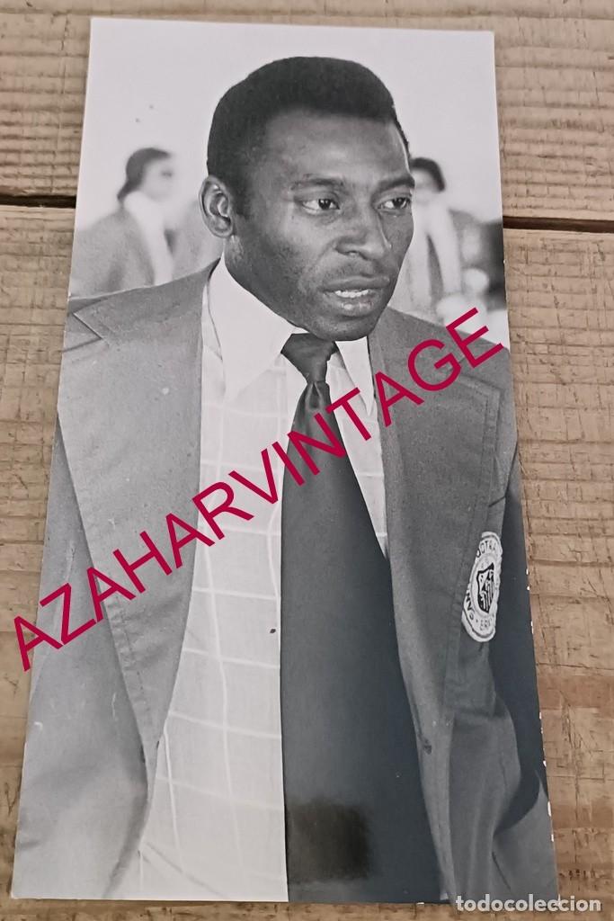 Collectionnisme sportif: ANTIGUA FOTOGRAFIA DE PELE CUANDO ERA JUGADOR DEL SANTOS DE BRASIL, 80X164MM