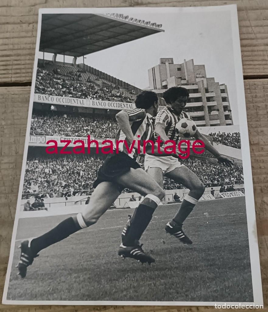 Collectionnisme sportif: ESTADIO BENITO VILLAMARIN, A&Ntilde;OS 70, REAL BETIS-ATHLETIC BILBAO, LOBO DIARTE, 128X178MM