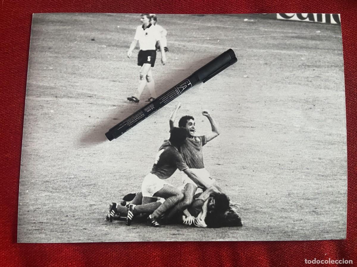 Coleccionismo deportivo: FF1847 FOTO FOTOGRAFIA ORIGINAL FUTBOL FINAL MUNDIAL ESPA&Ntilde;A 1982 CELEBRACION ITALIA ALEMANIA