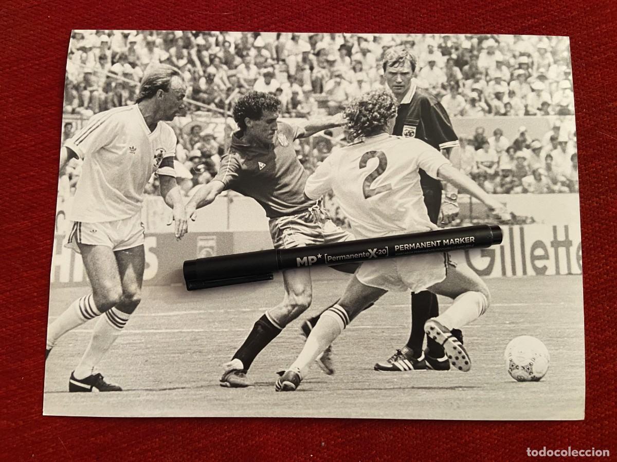 Collectionnisme sportif: F33985 FOTO FOTOGRAFIA ORIGINAL SELECCION ESPA&Ntilde;OLA ESPA&Ntilde;A IRLANDA DEL NORTE DESCONOZCO QUIENES SON??