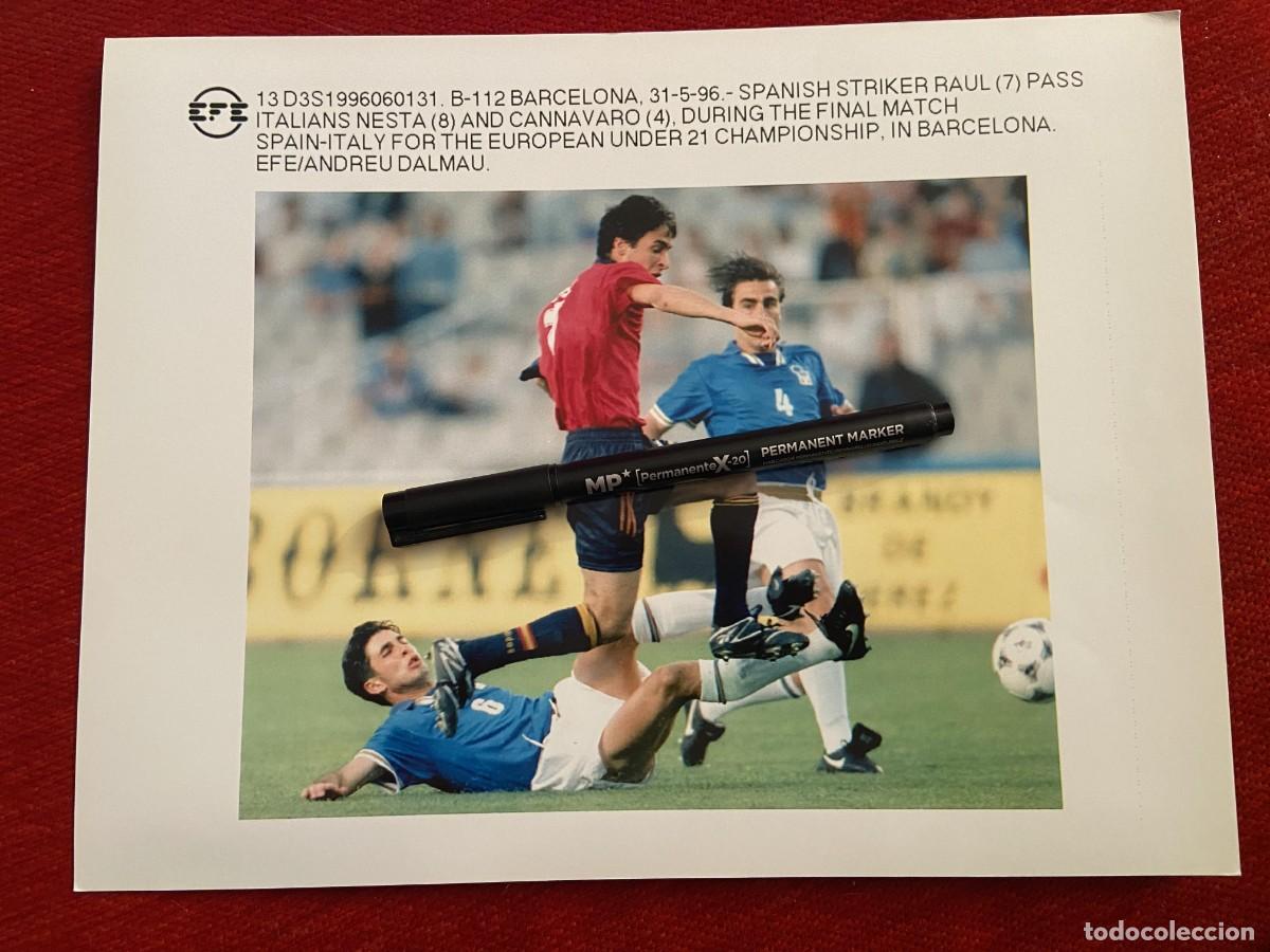 Sports collectibles: F34012 FOTO FOTOGRAFIA ORIGINAL ESPA&Ntilde;A ITALIA FINAL EUROCOPA EURO SUB-21 RAUL NESTA CANNAVARO 1996