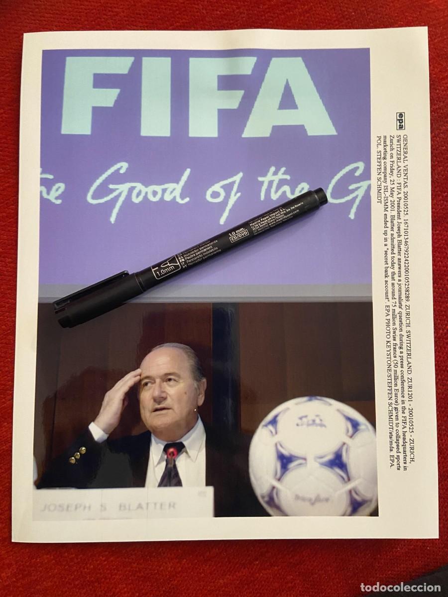Collectionnisme sportif: F34025 FOTO FOTOGRAFIA ORIGINAL SEDE FIFA PRESIDENTE JOSEPH BLATTER