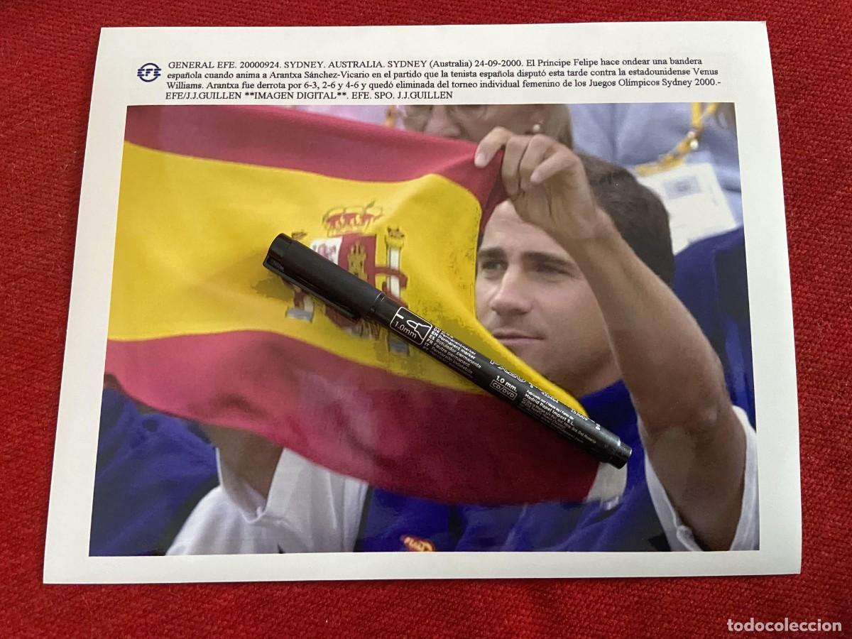 Collectionnisme sportif: F34132 FOTO FOTOGRAFIA ORIGINAL JUEGOS OLIMPICOS OLIMPIADAS 2000 PRINCIPE FELIPE BANDERA ESPA&Ntilde;A