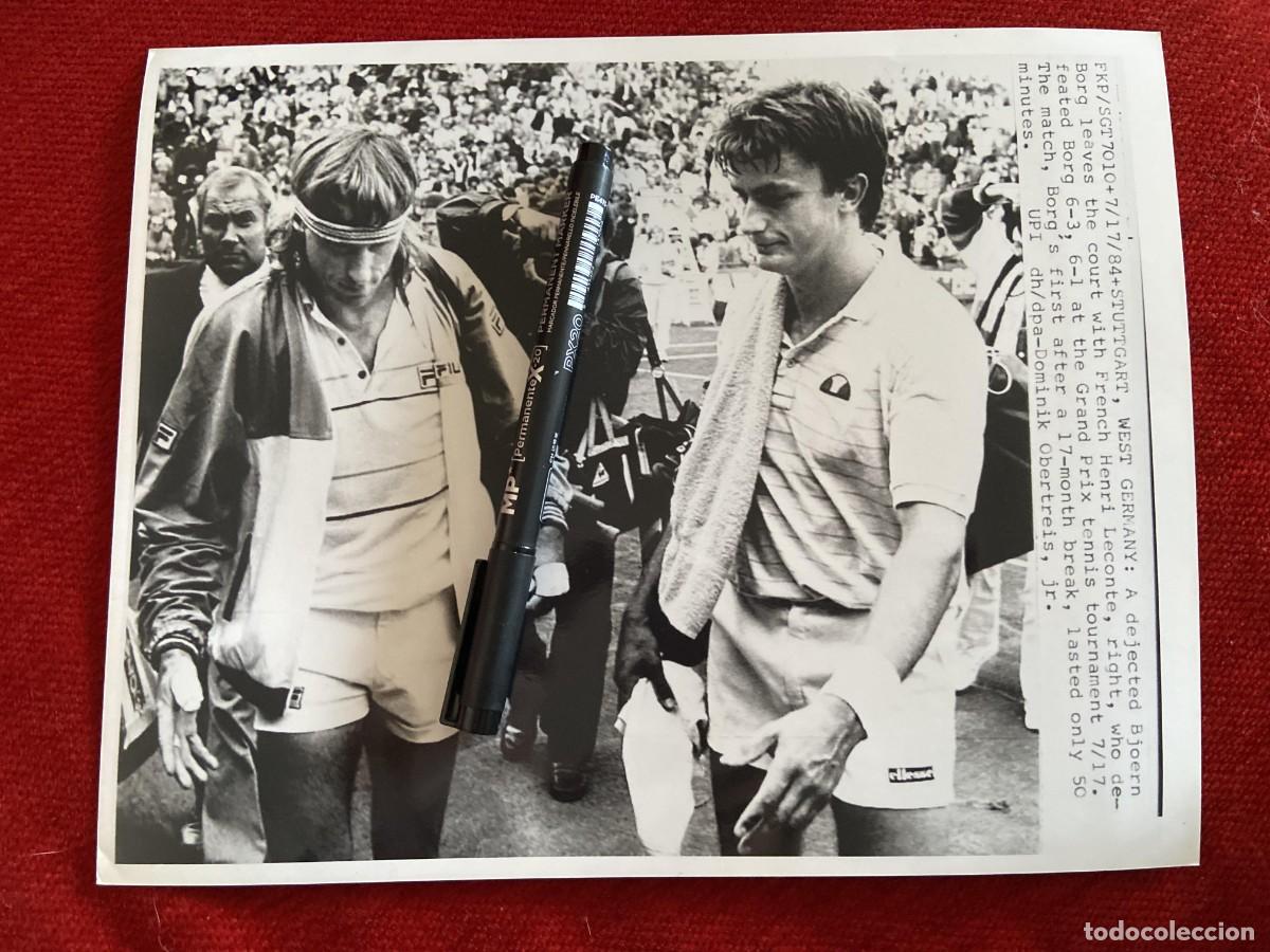 Sports collectibles: F34560 FOTO FOTOGRAFIA ORIGINAL TENIS (17-7-1984) BJORN BORG HENRI LECONTE