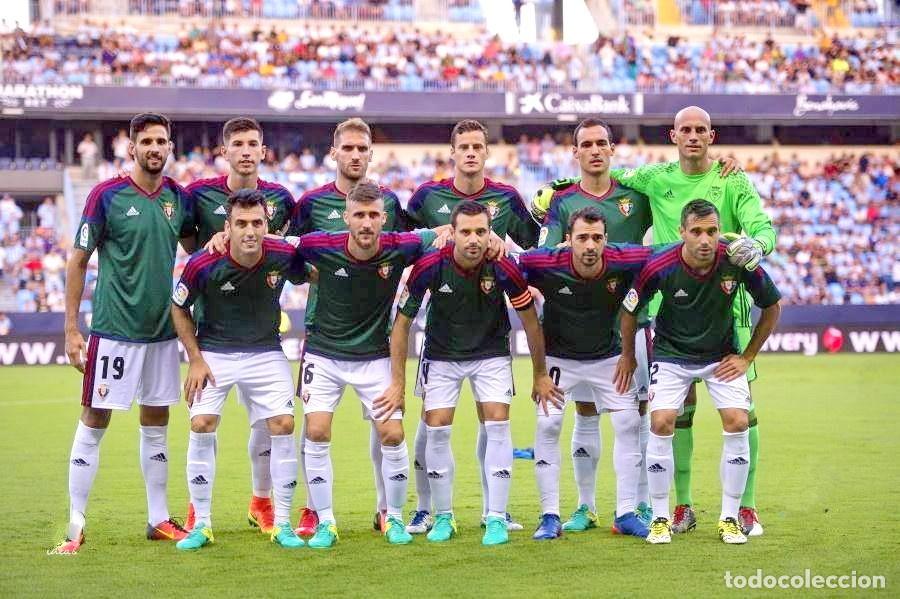 Coleccionismo deportivo: AT. OSASUNA. ALINEACI&Oacute;N PARTIDO DE LIGA 2016-2017 EN LA ROSALEDA VS EL M&Aacute;LAGA. FOTO