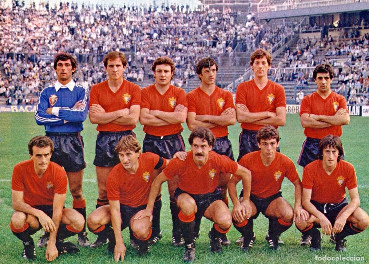 Coleccionismo deportivo: AT. OSASUNA. ALINEACI&Oacute;N PARTIDO DE LIGA 1981-1982 EN SARRI&Aacute; VS EL ESPA&Ntilde;OL. FOTO