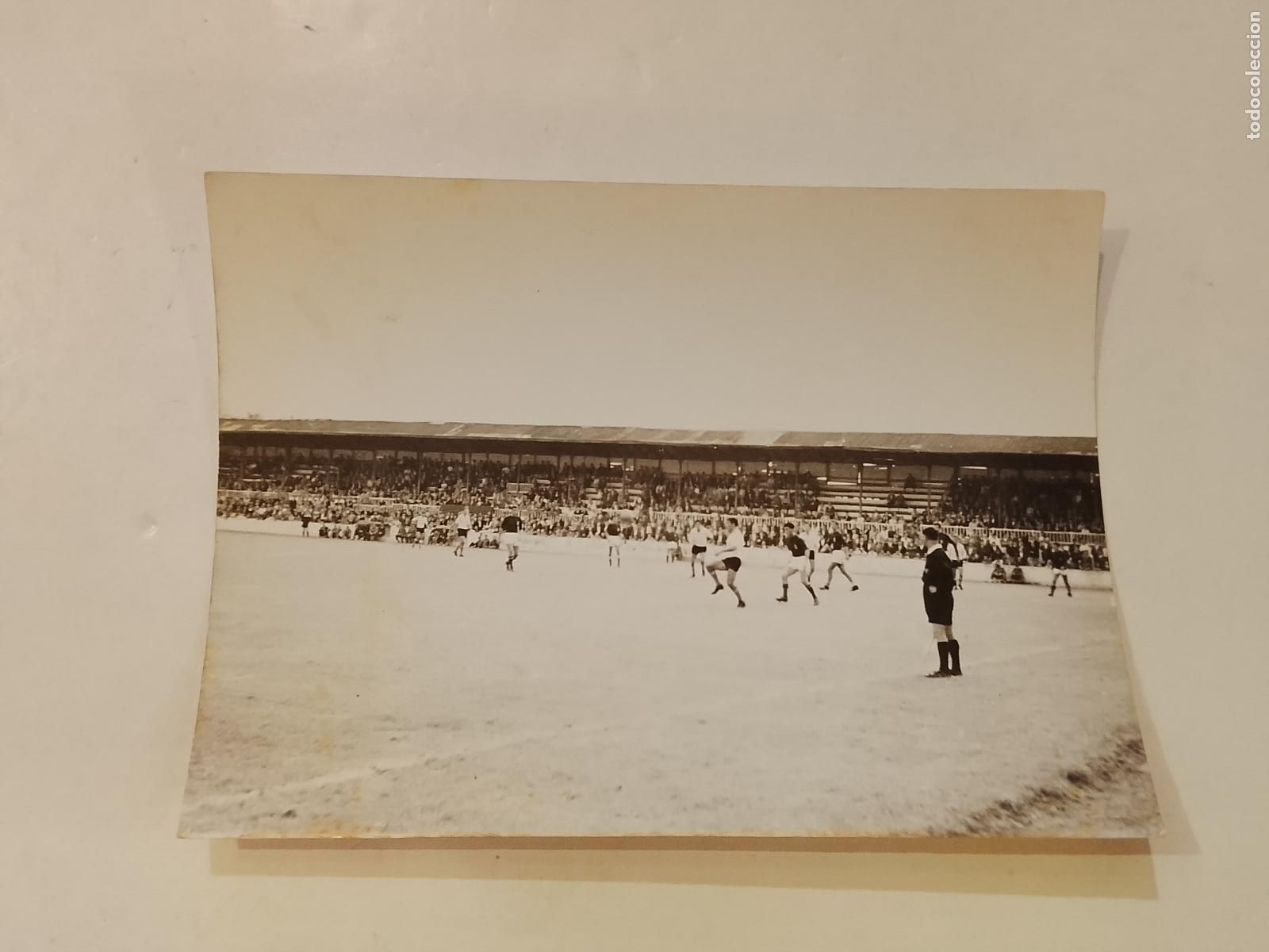 Coleccionismo deportivo: CAMPO DE FUTBOL - SANTANDER - EL SARDINERO ? - FOTOGRAFIA ANTIGUA ESTADIO FUTBOL -(115.364)
