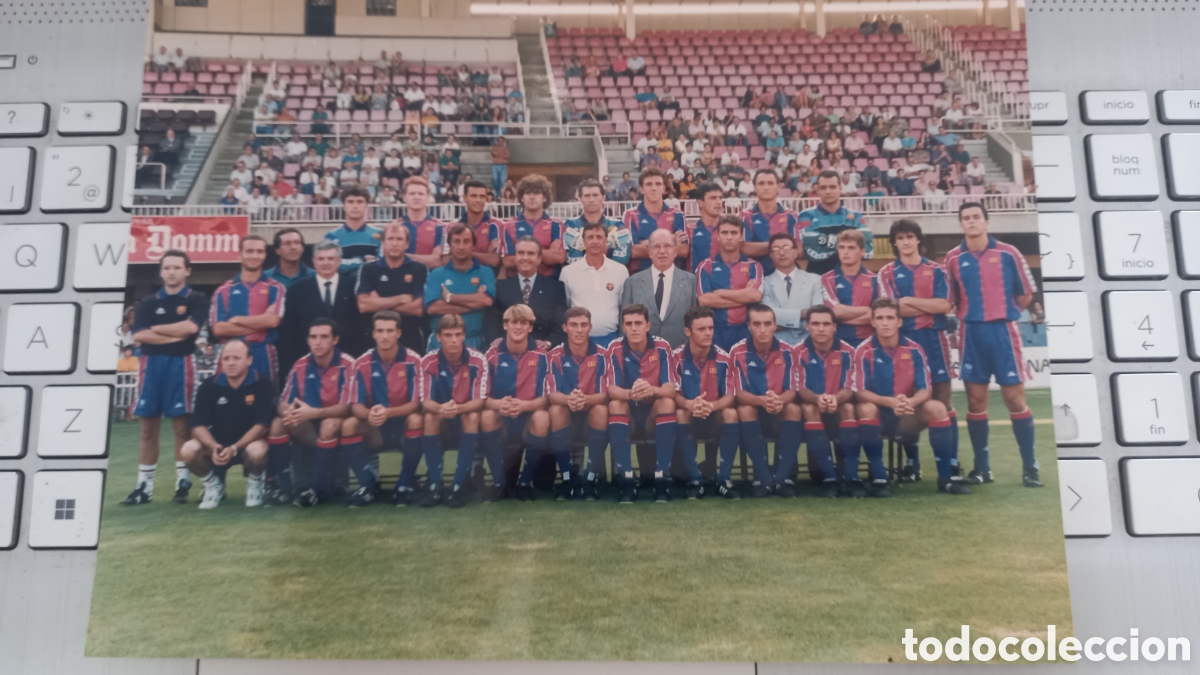 Coleccionismo deportivo: FC BARCELONA. Foto alineaci&oacute;n juvenil o filial. 20 x 15 ctms. Johann Cruyff