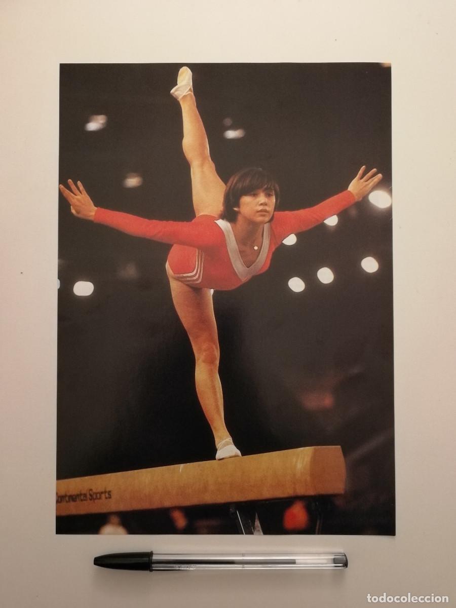 Coleccionismo deportivo: ANTIGUA LAMINA ACARTONADA -A4- Neli Kim- GIMNASIA ART&Iacute;STICA EN LOS JUEGOS OL&Iacute;MPICOS-OLIMPIADAS