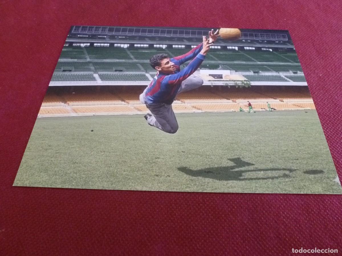 Coleccionismo deportivo: FOT MATE (15 X 20) 1962 SADURNI (BAR&Ccedil;A) PARA UN ENTRENO DEL FC.BARCELONA