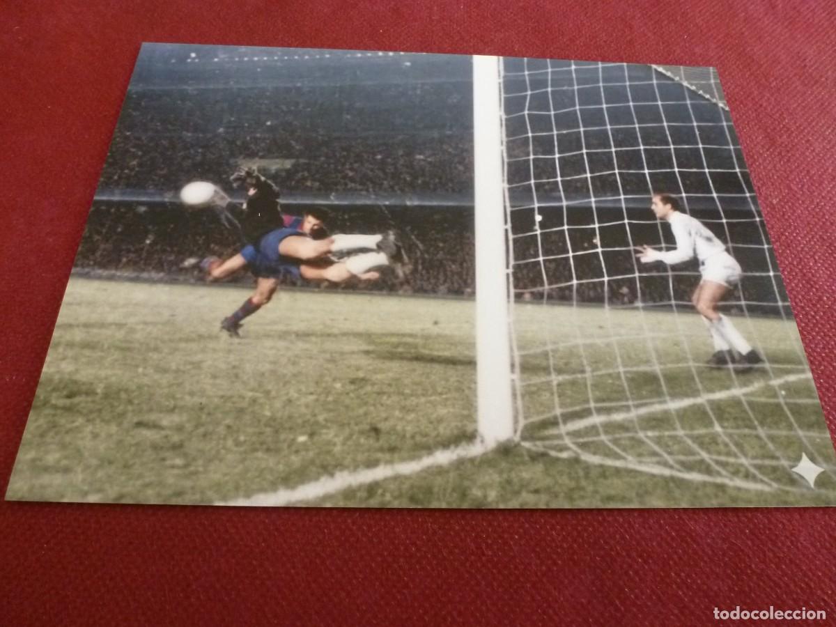Coleccionismo deportivo: FOT MATE (15 X 20) GOL DE EVARISTO DESDE DISTINTO ANGULO EN EL BAR&Ccedil;A 2 REAL MADRID 1 COPA EUROPA