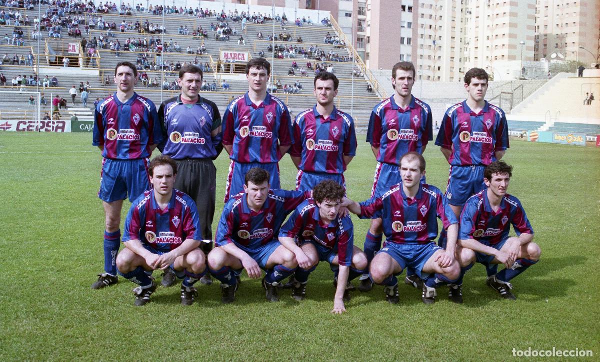 Coleccionismo deportivo: FOTOGRAF&Iacute;A SD EIBAR 1993/94