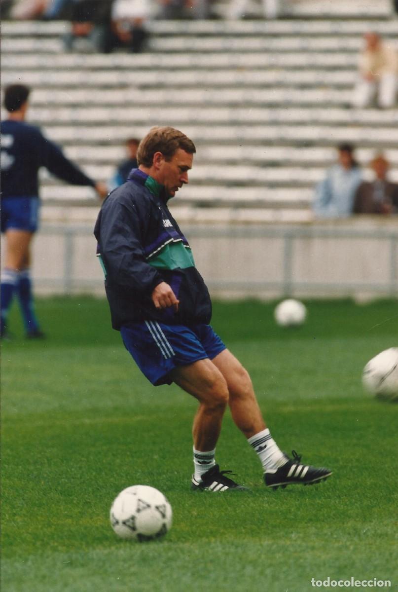 Coleccionismo deportivo: Javier Clemente. Entrenador Nacional Selecci&oacute;n Espa&ntilde;ola de F&uacute;tbol. F. Zueras. 22,5x15 cm. A&ntilde;os 1990.