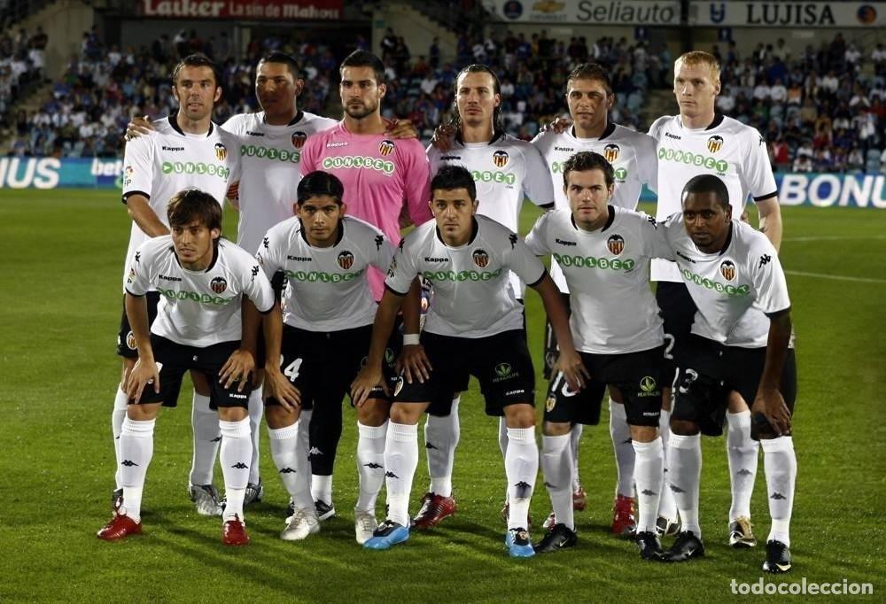 Coleccionismo deportivo: VALENCIA C.F. ALINEACI&Oacute;N PARTIDO DE LIGA 2009-2010 EN EL COLISEUM VS EL GETAFE. FOTO