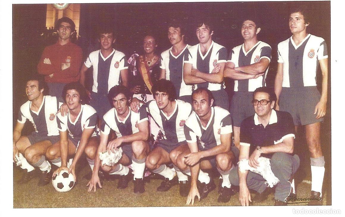 Coleccionismo deportivo: POSTAL FOTOGR&Aacute;FICA RCD ESPA&Ntilde;OL BARCELONA TROFEO CARRANZA 1974
