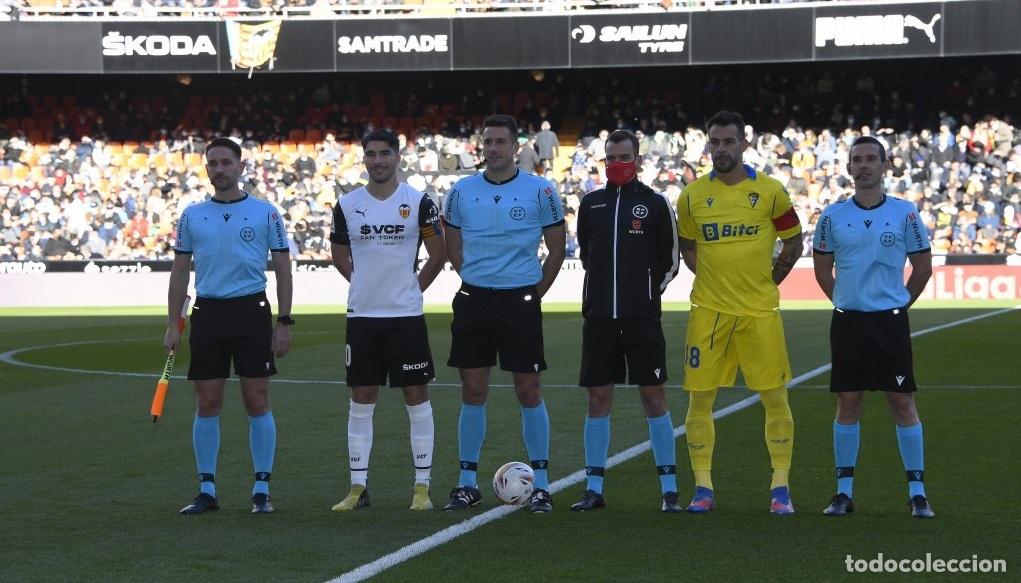 Coleccionismo deportivo: FOTOGRAFIA VALENCIA CF C&Aacute;DIZ CF 2021/22 (15 X 10)