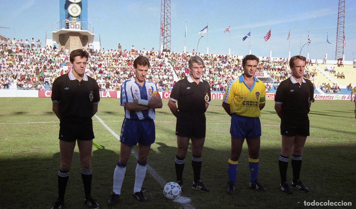 Coleccionismo deportivo: FOTOGRAFIA CAPITANES C&Aacute;DIZ CF RCD ESPANYOL 1991/92 (15 X 10)