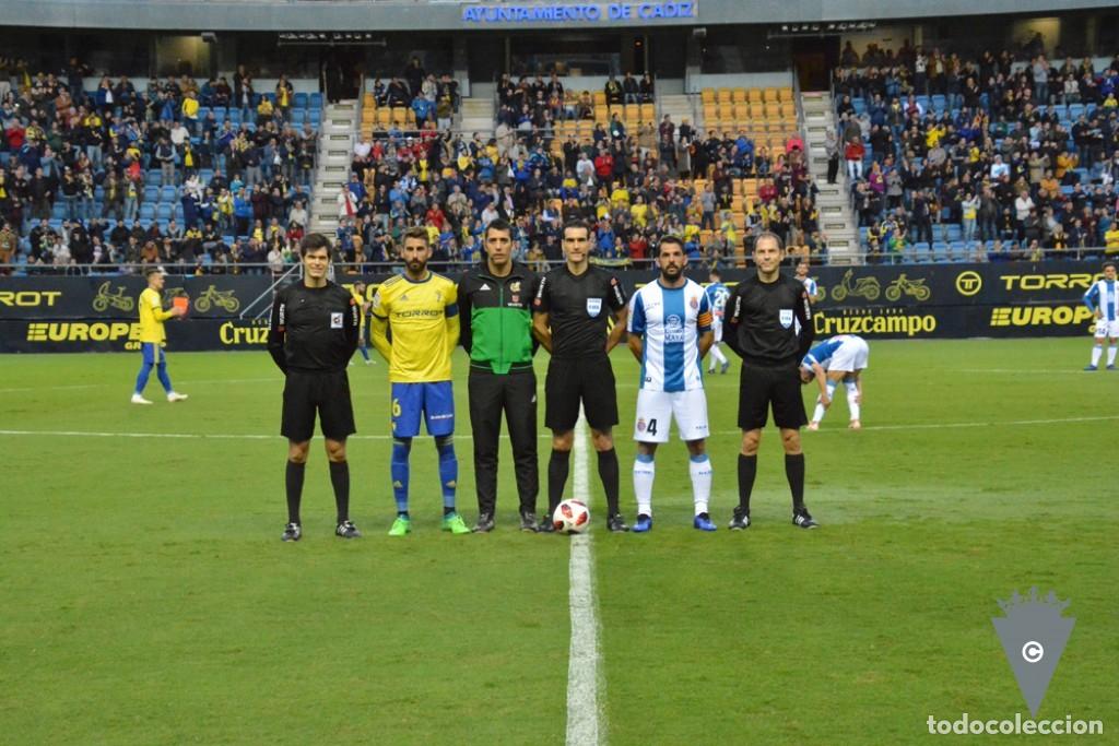 Coleccionismo deportivo: FOTOGRAFIA CAPITANES C&Aacute;DIZ CF RCD ESPANYOL 2022/23 (15 X 10)